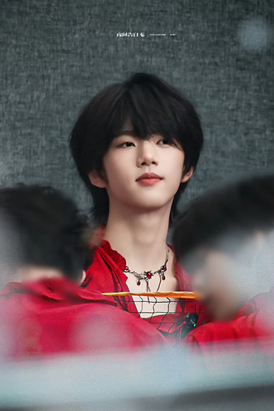 张函瑞红衣适配度张函瑞红衣顺毛玫瑰小王子好美萌🌹这个发量真的狠狠慕了张函瑞发量