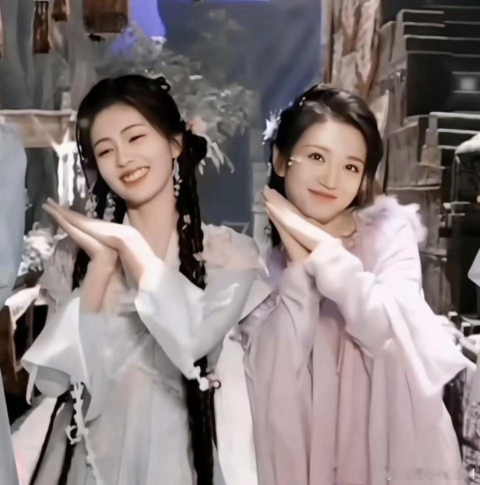 白鹿新剧片场和女二号同框跳舞！ ​​​