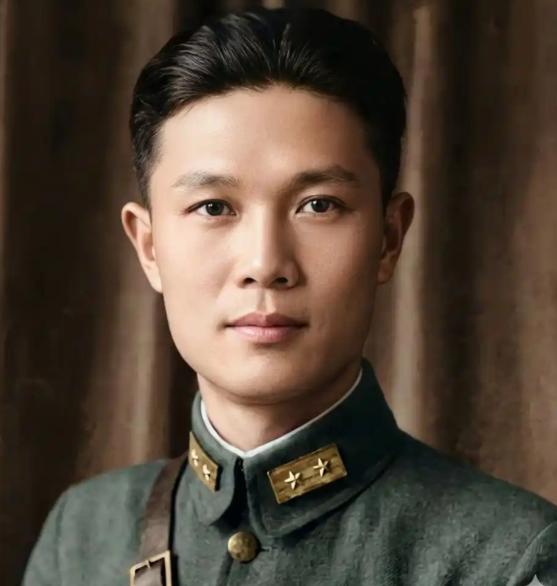 1949年，国军中将柏辉章弃暗投明，在遵义通电起义，2年后，他的5弟却举报他：“