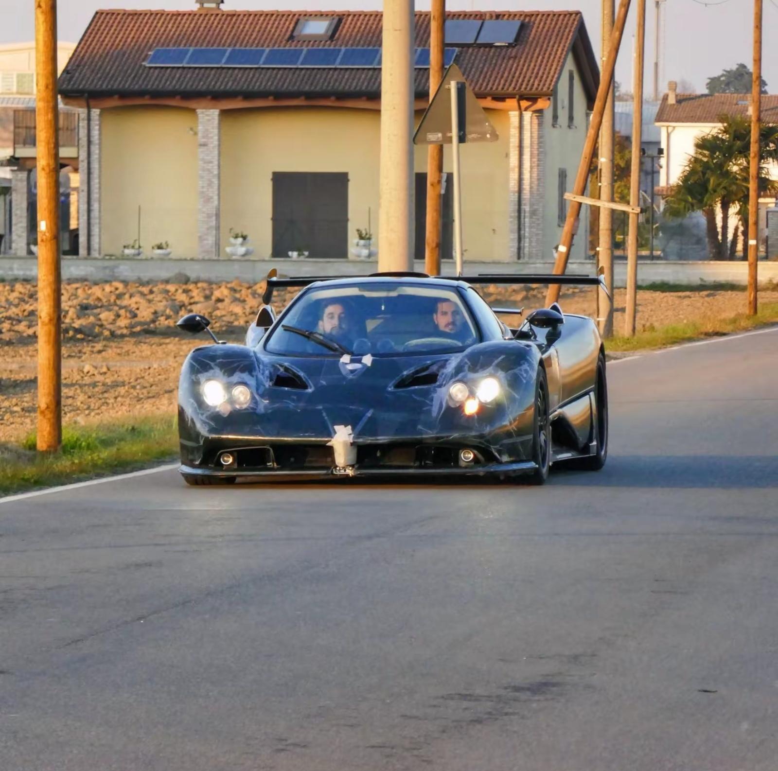 绿碳Zonda One-off.PAGANI Zonda“？”One-...