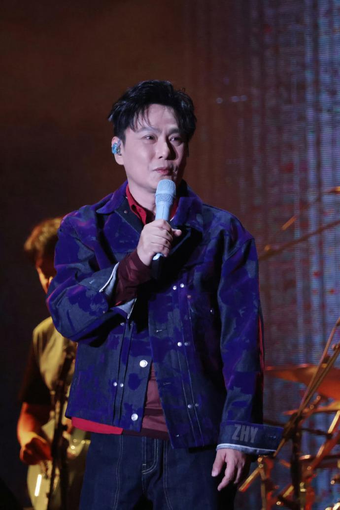 张信哲官宣天赐的声音7 超爱他从容松弛的演唱状态！历经无数舞台打磨，唱功早已炉火