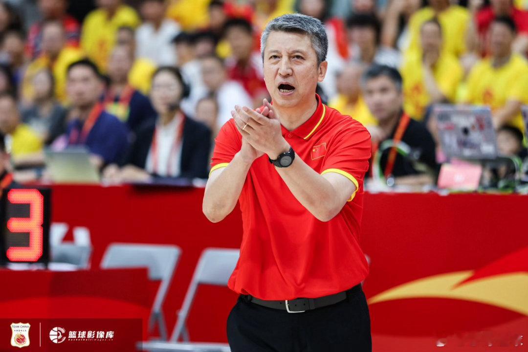 中国男篮世预赛开门红卡塔尔晋级媒体人：中国男篮可以缓一口气了，第二阶段六场全胜也
