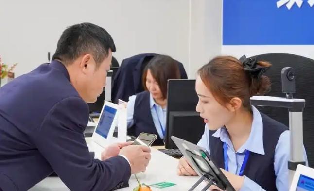 现在理财市场整体收益走低，不少人找不到靠谱的稳健赚钱渠道，保本存款、年金保险、银