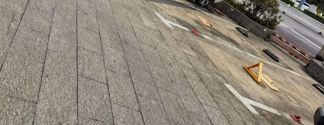 私设地锁违法吗？