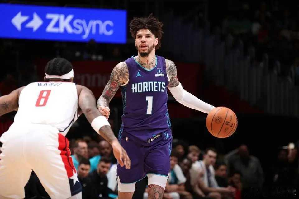 三球三节37+8+7+10三分生涯新高 黄蜂大胜奇才近14战11胜北京时间2月2