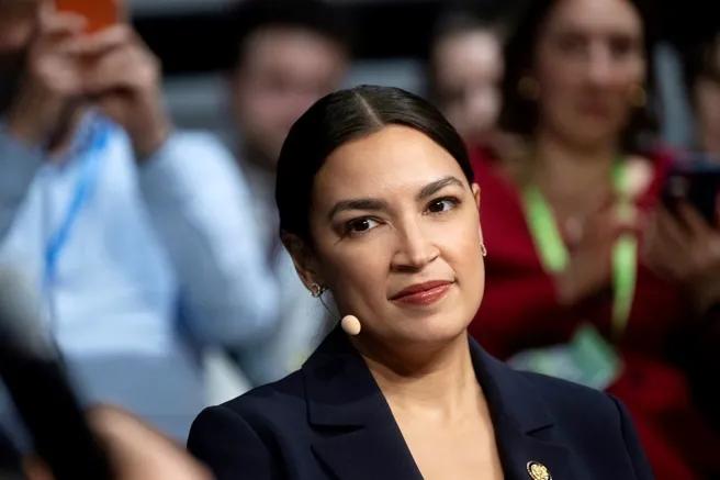 特朗普骂AOC不懂台湾，自己却避谈协防：这是战争，不能讲

美国民主党众议员欧加