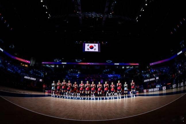 国际排坛动态韩国女排韩国媒体：在主教练费尔南多·莫拉莱斯的率领下，世界排名第34