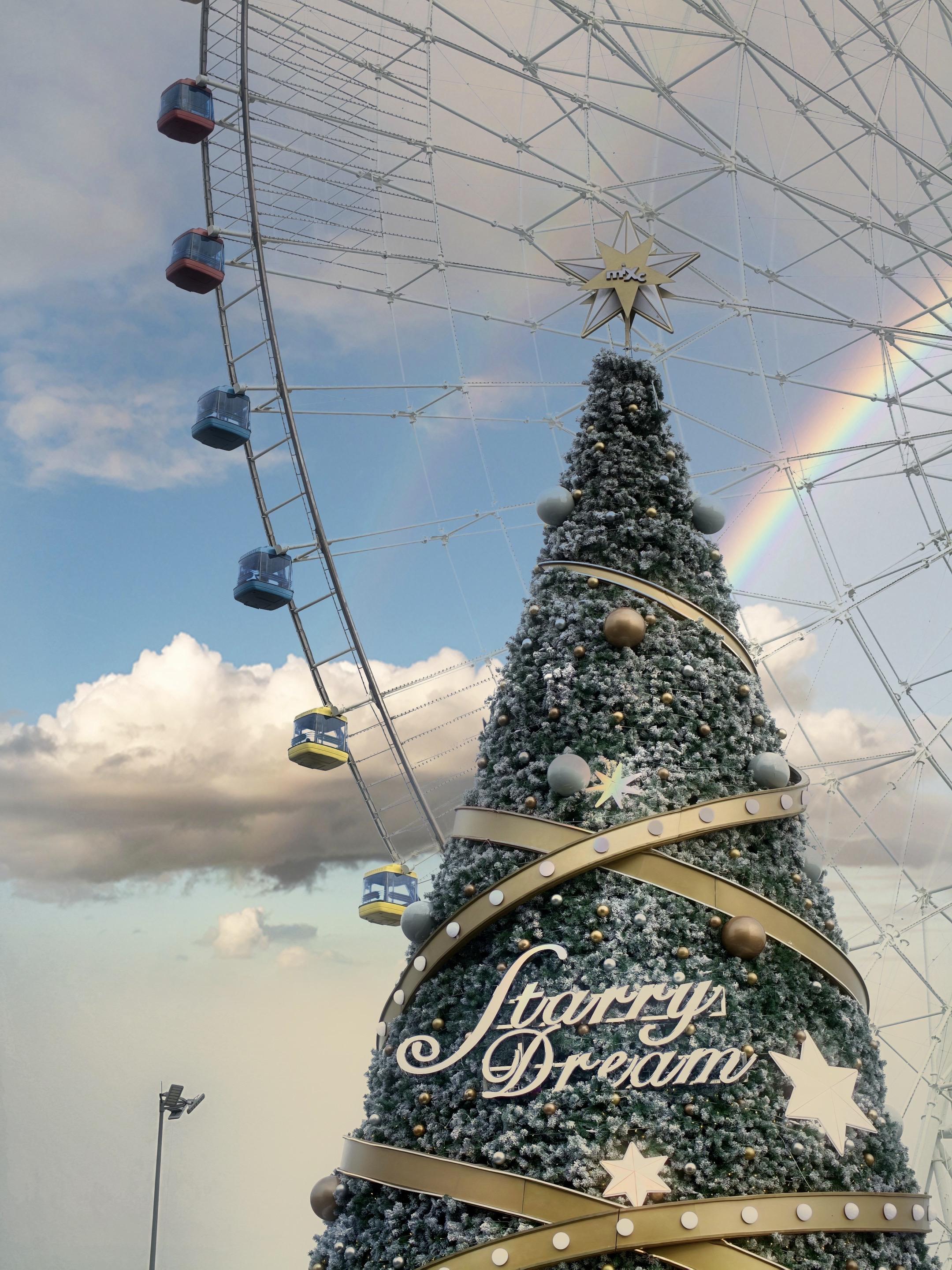 被问疯了，南昌浪漫圣诞拍照地标在这里！南昌万象城1号门进入 → 中庭圣...