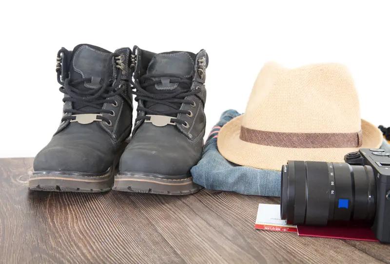 生活要开心快乐，其实没那么难。就拿我来说，平时我喜欢在闲暇时光看电影。窝在沙发里