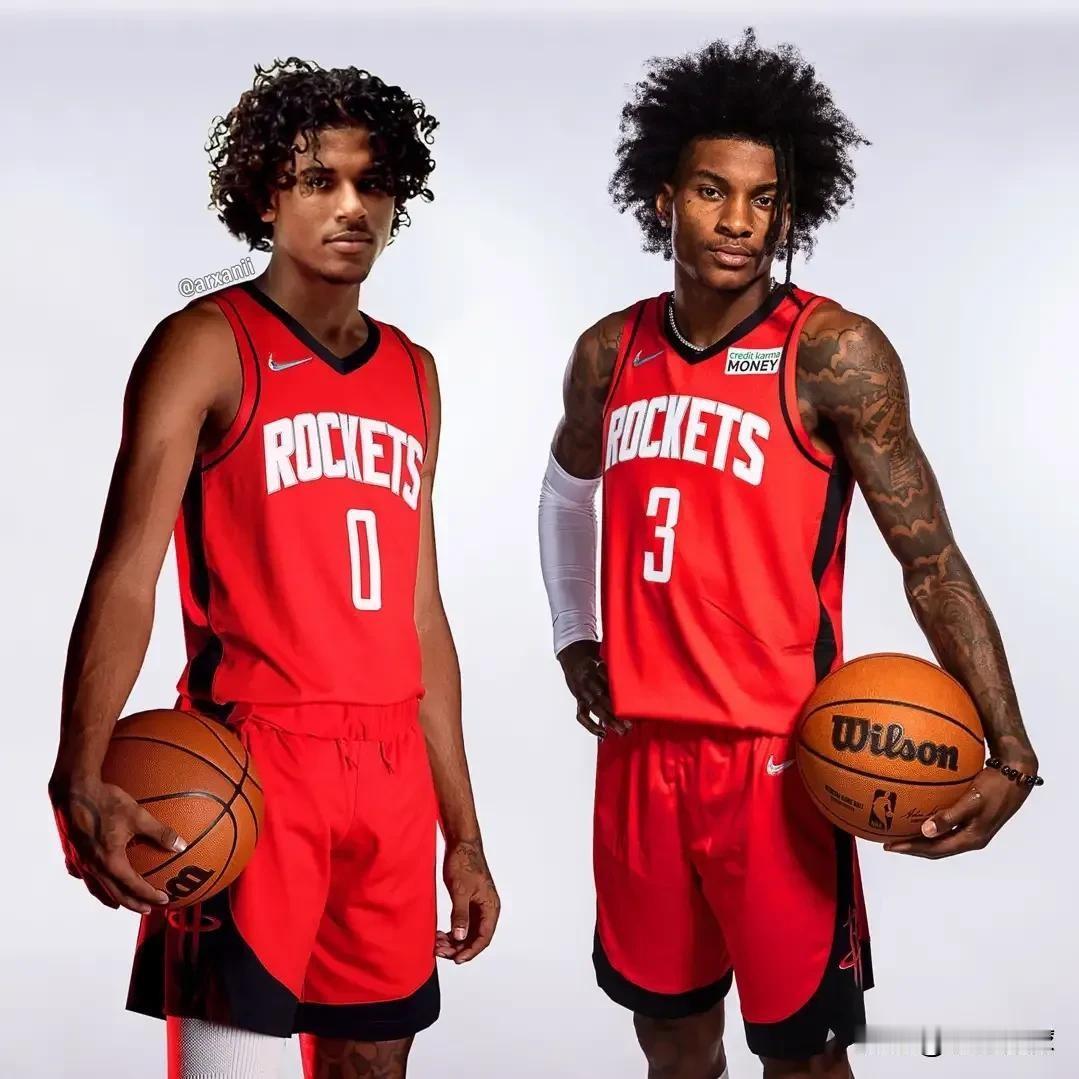 雄鹿队脑洞太大了想交易杰伦格林和小波特重新搭档
据美国媒体透露，雄鹿队曾联系过太