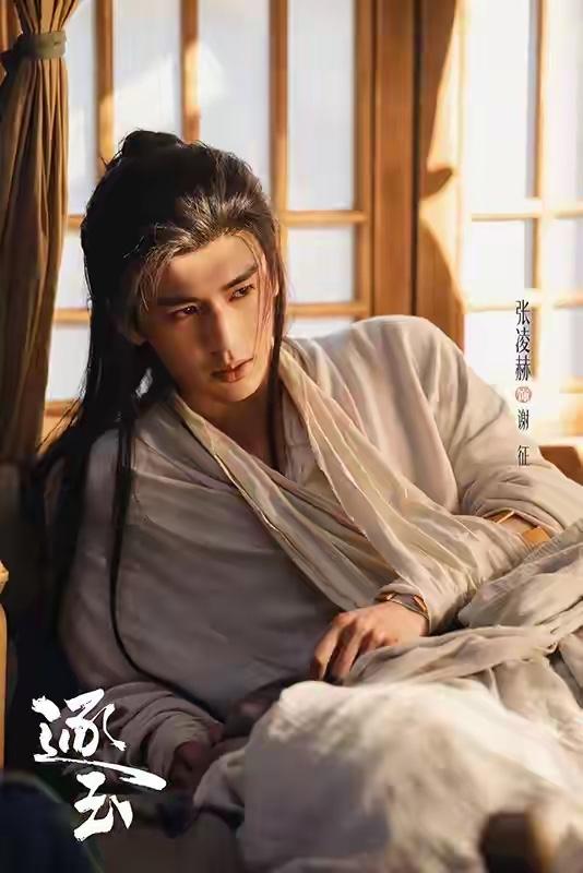 《逐玉》翻车了？

颜值美到失真，

剧情假到离谱，

观众集体吐槽：像AI假人