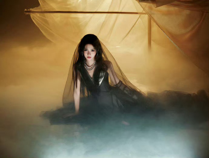 鞠婧祎魅影翩跹光域神女降临人间✨鞠婧祎这组魅影翩跹大片直接美到失语！每一帧都精致