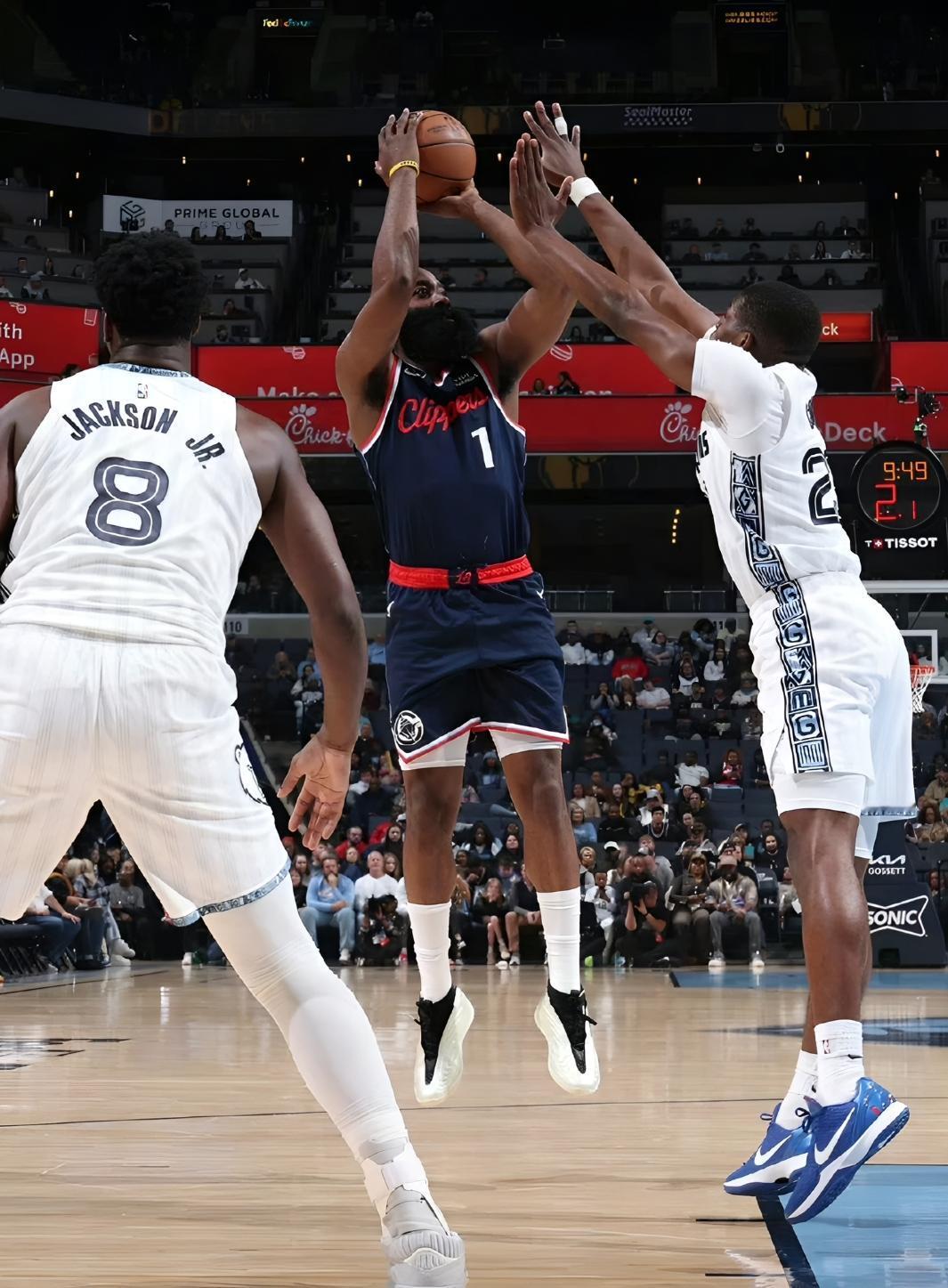 开除保罗也没用，快船这个队已经烂透了！

快船夜逐保罗之后在客场赢下了老鹰队，本