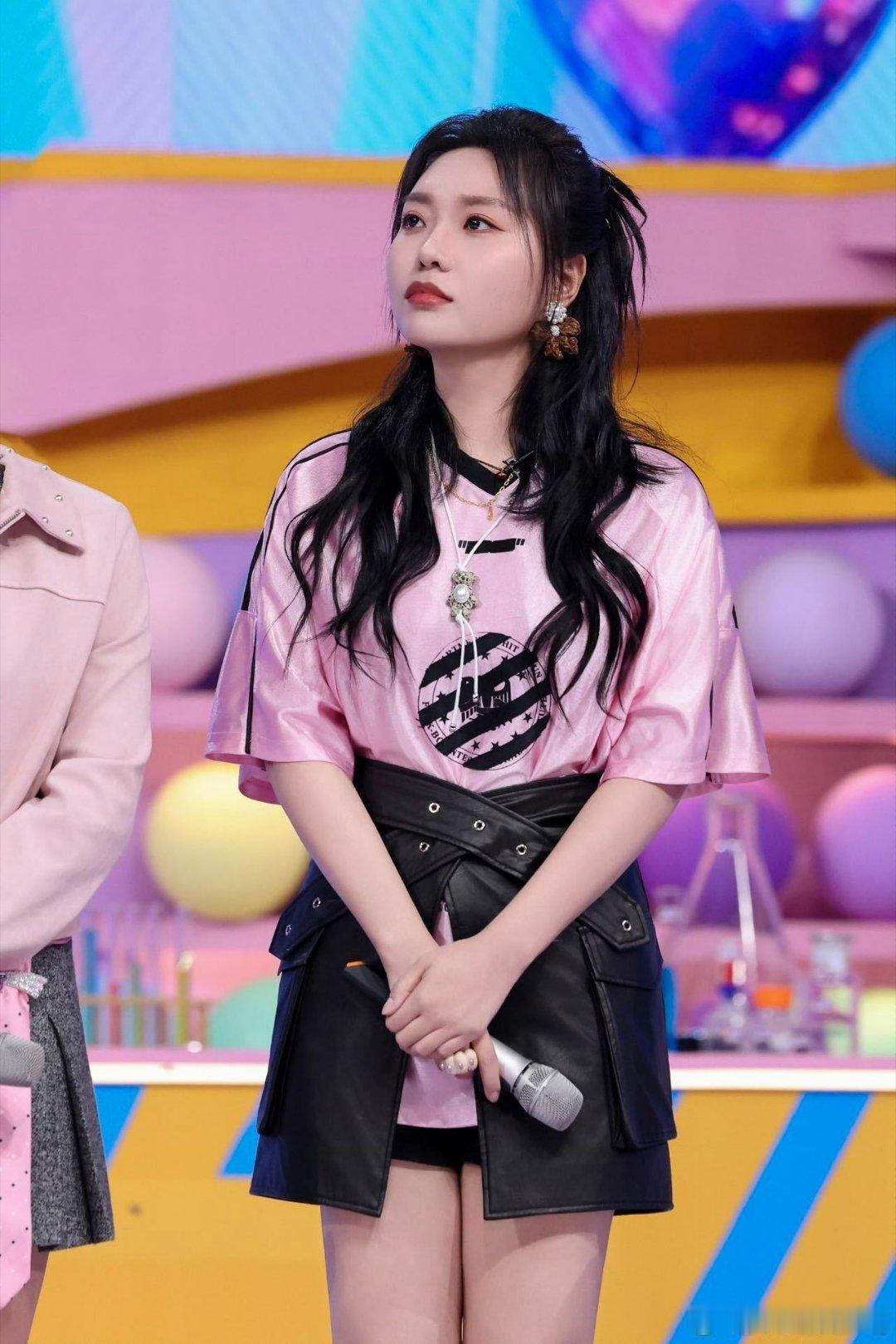 李嘉琦李嘉琦李雪琴你俩咋这么瘦了你好星期六等一个《你好星期六》正片！李嘉琦李雪琴