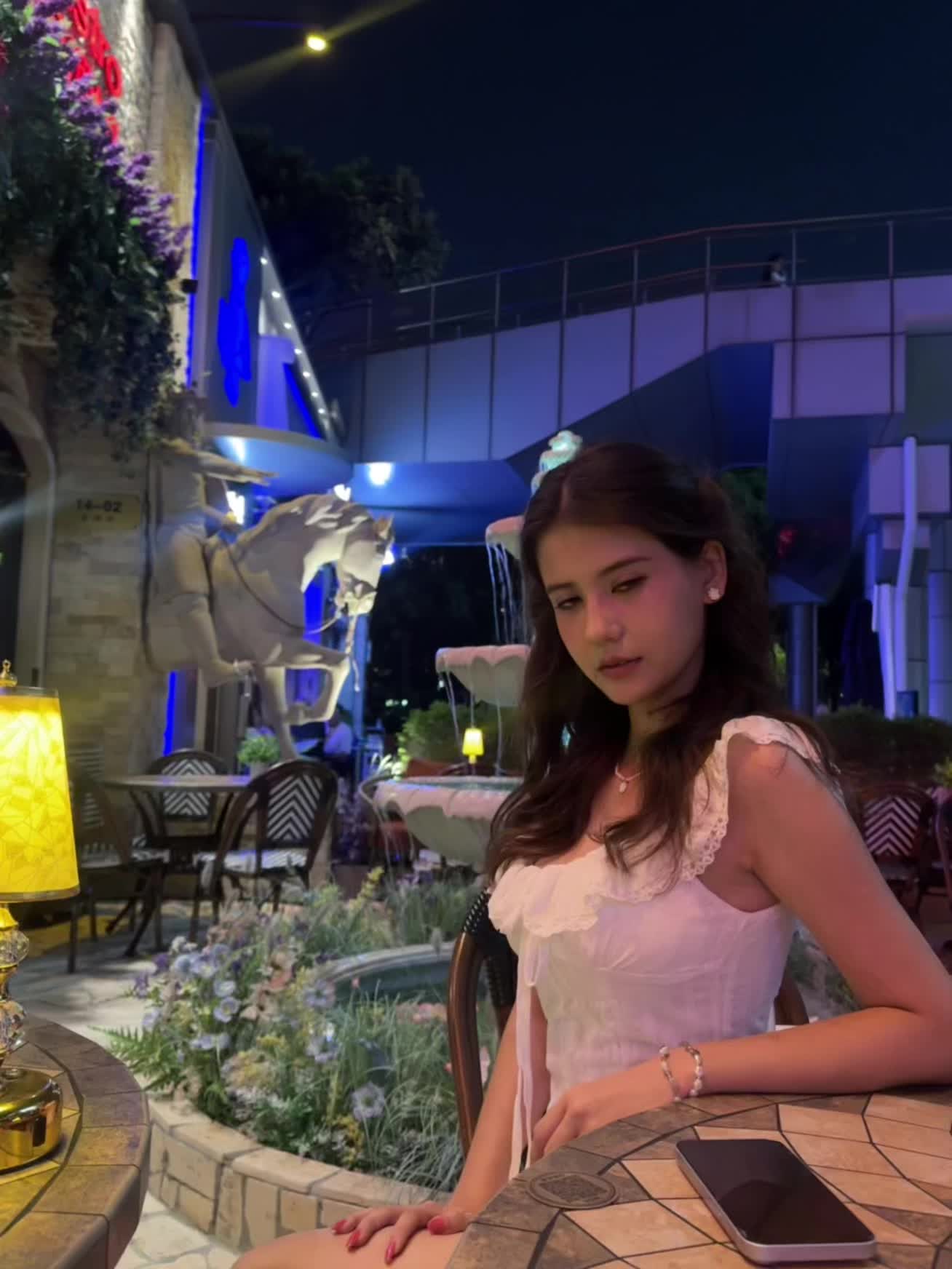 依旧