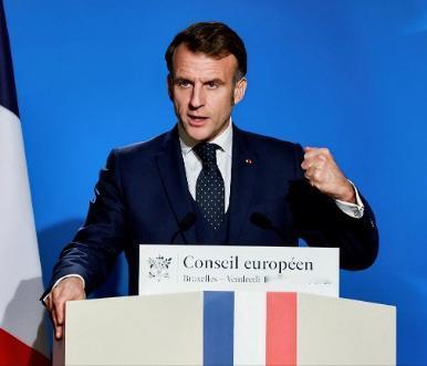 马克龙对欧洲放出狠话，说他们都是睡不醒的人，而自己无论如何也叫不醒他们。
 
其