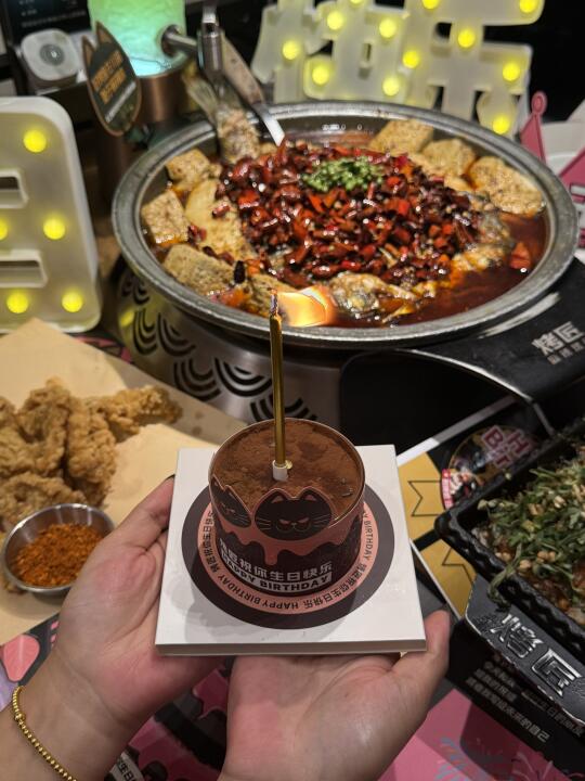 图一女朋友拍的 图二我拍的