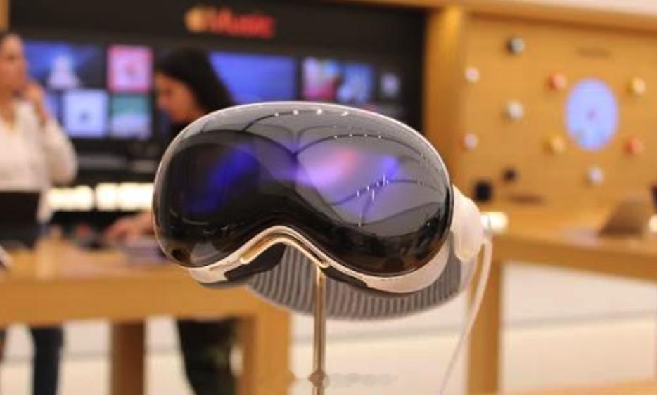 郭明錤称苹果路线图里 Vision Pro 系列被移除，重心转向 AI 眼镜，其