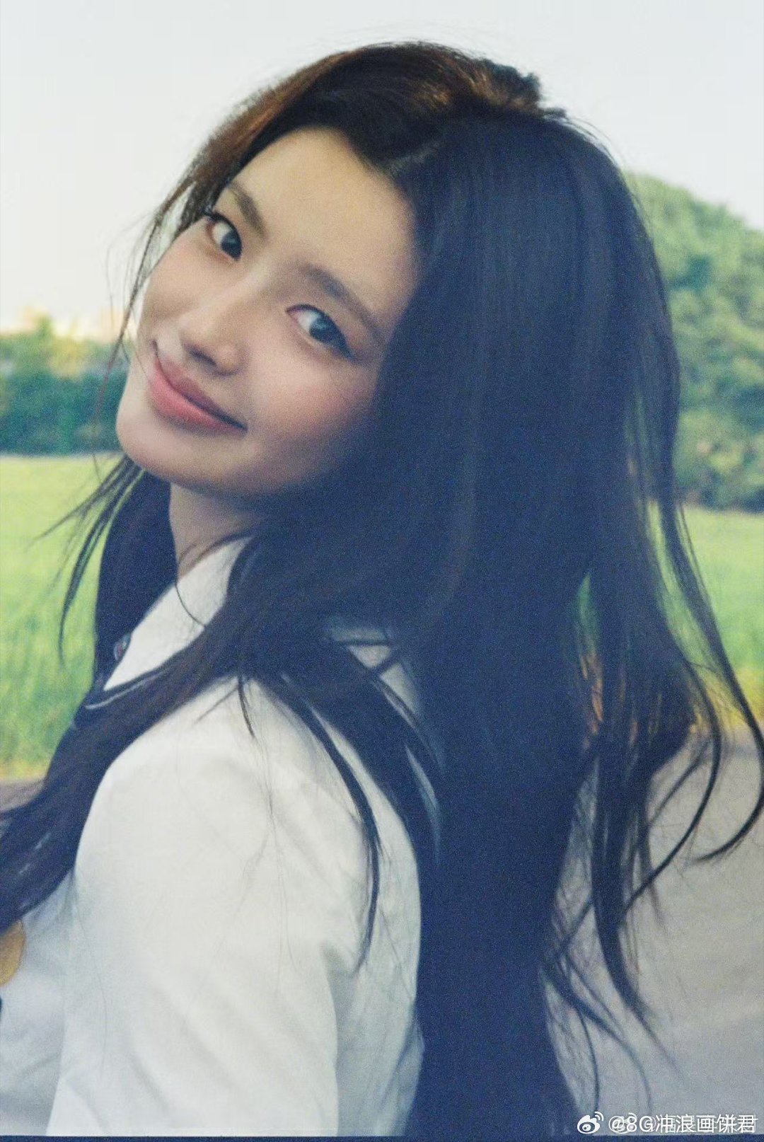 徐若晗桃花坞第一大漏勺 她直播分享桃花坞趣事，狼人杀那段正精彩被徐志胜喊停，徐若