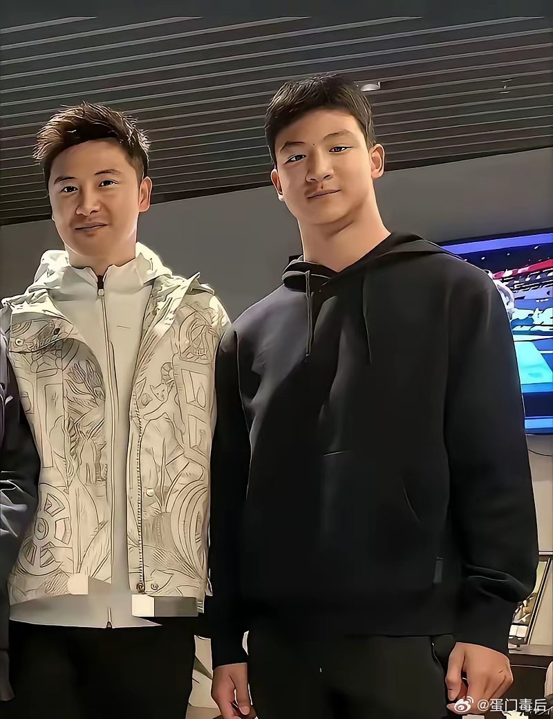 田亮的儿子的脖子怎么这么粗？