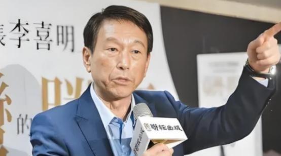 岛内彻底炸锅了！台湾前最高军事长官李喜明，终于说出了没人敢讲的大实话。解放军迟迟