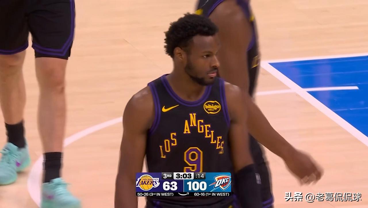 湖人超级新星布朗尼的得分竟然上双了！虽然今天湖人在客场以96：139惨败于雷霆，