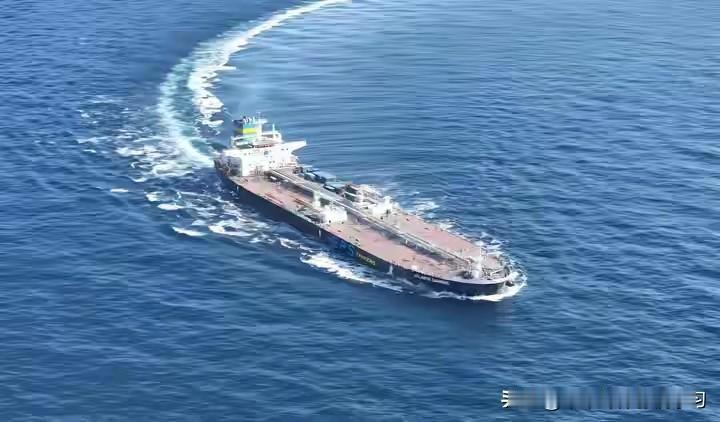 最近，美国干了一件让全世界目瞪口呆的事儿。他们的军机直接飞到加勒比海公海上，武装