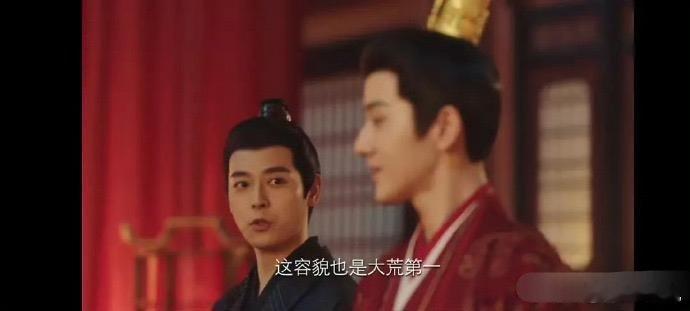 这句台词该不会是演员自己要求自己加的吧？原著里根本就没有“容貌第一”的设定，改编