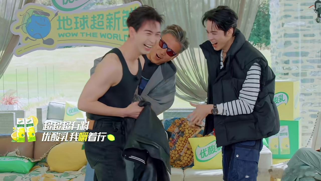 师哥你对师弟的身体好感兴趣。。。 