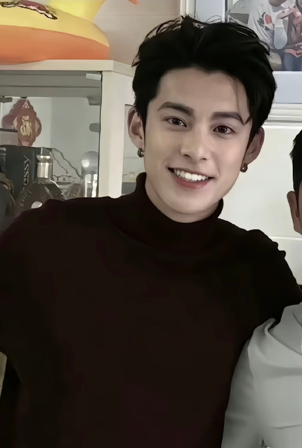 律师解读王鹤棣起诉录音律师解读王鹤棣起诉王鹤棣早期帅得好突出，五官线条太优越了