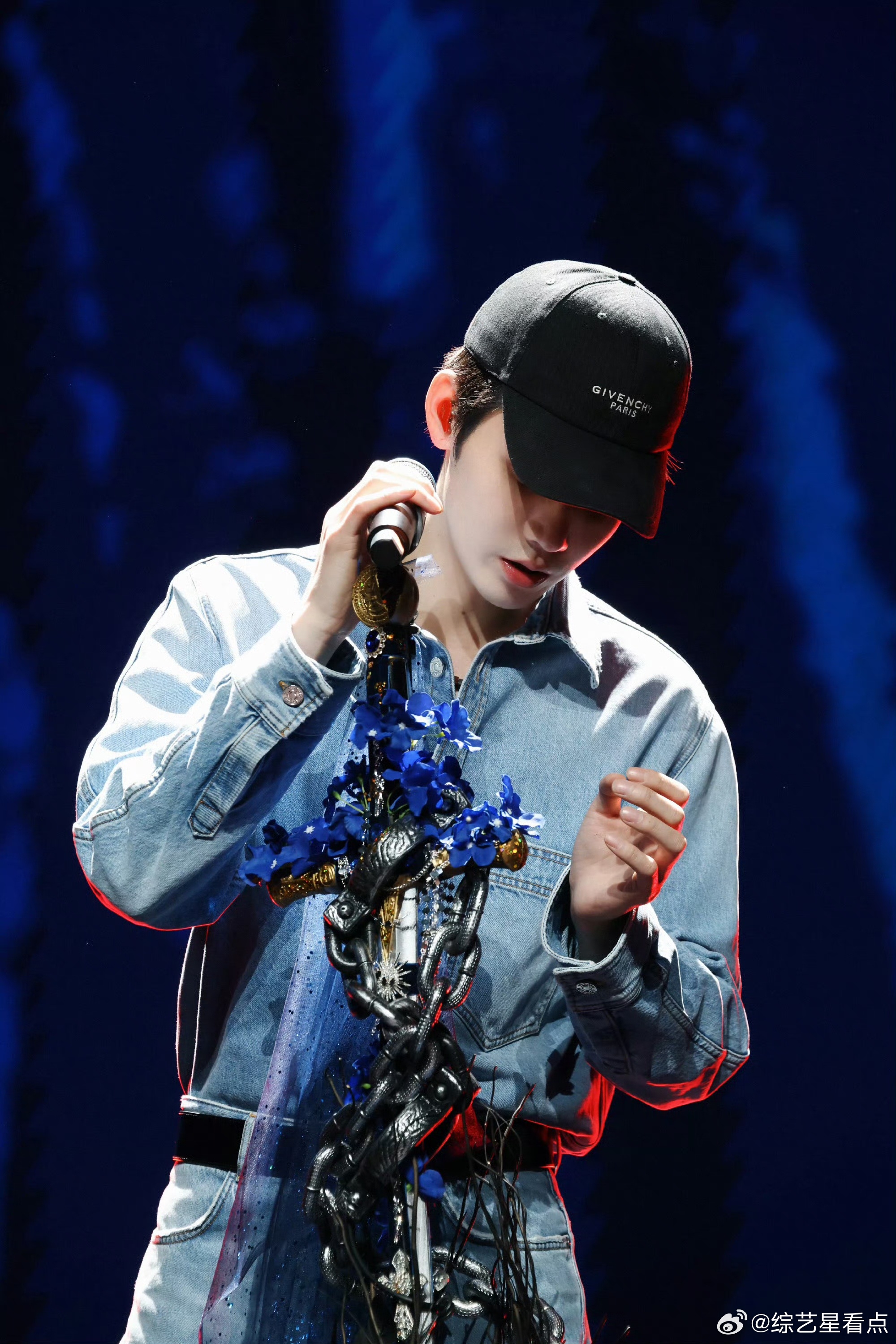 任豪对话平行世界李怀安 任豪对话平行世界李怀安，真的是感受到他也很不舍的角色呢，