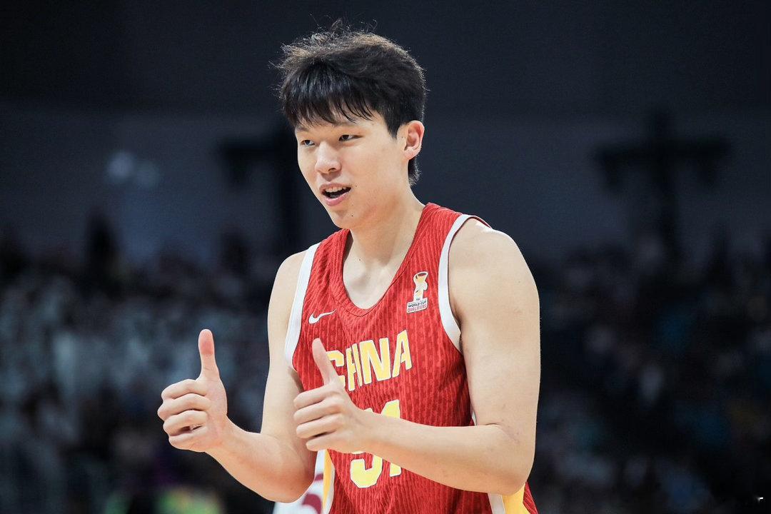杨瀚森中国男篮NBA官推世预赛高光表现NBA官推夸小杨：杨瀚森精彩表现帮助中国男