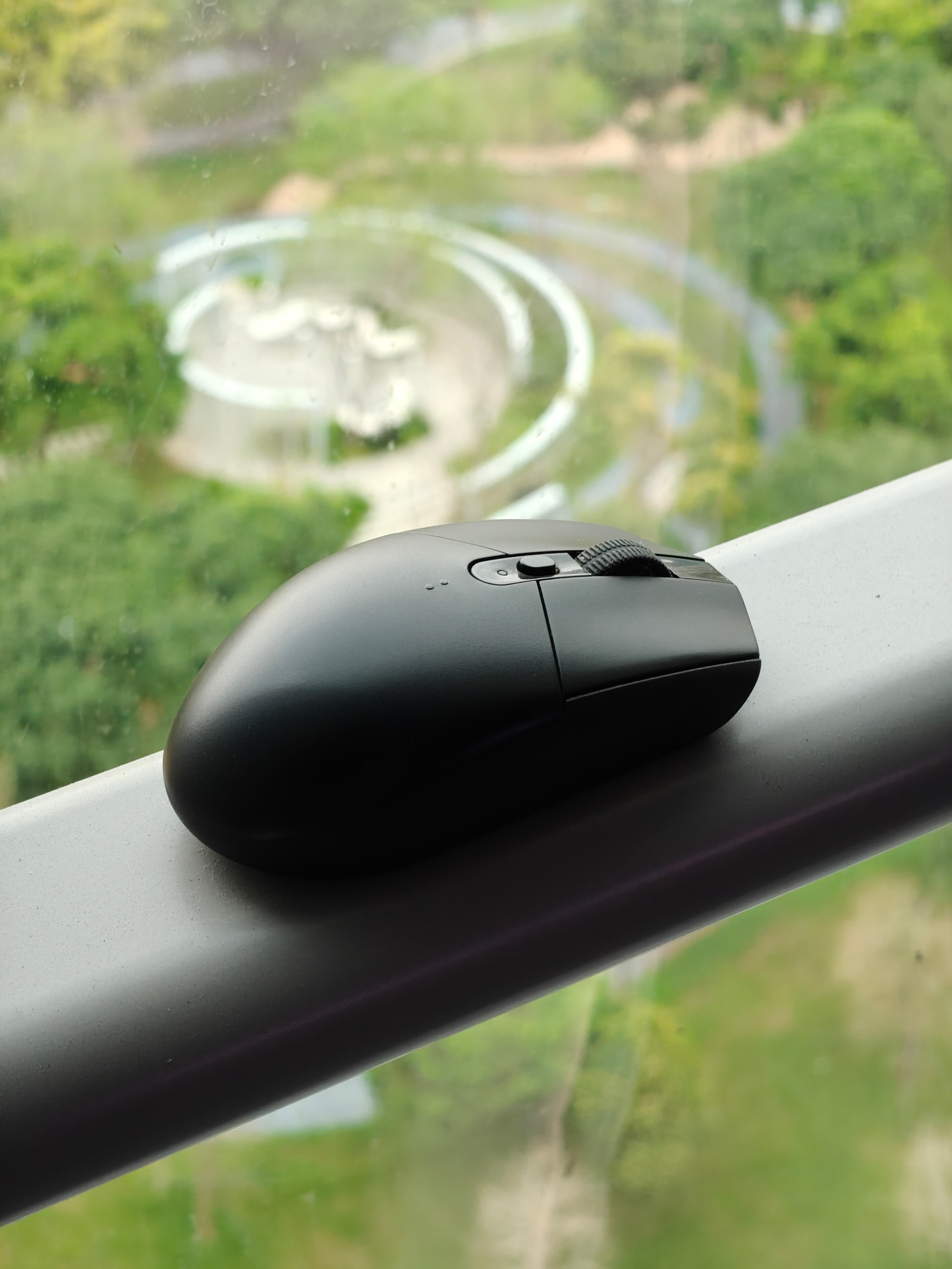 铁粉以上转发送了，罗技G304，以前在工厂打工时候用的，中奖的朋友低调点，至于为