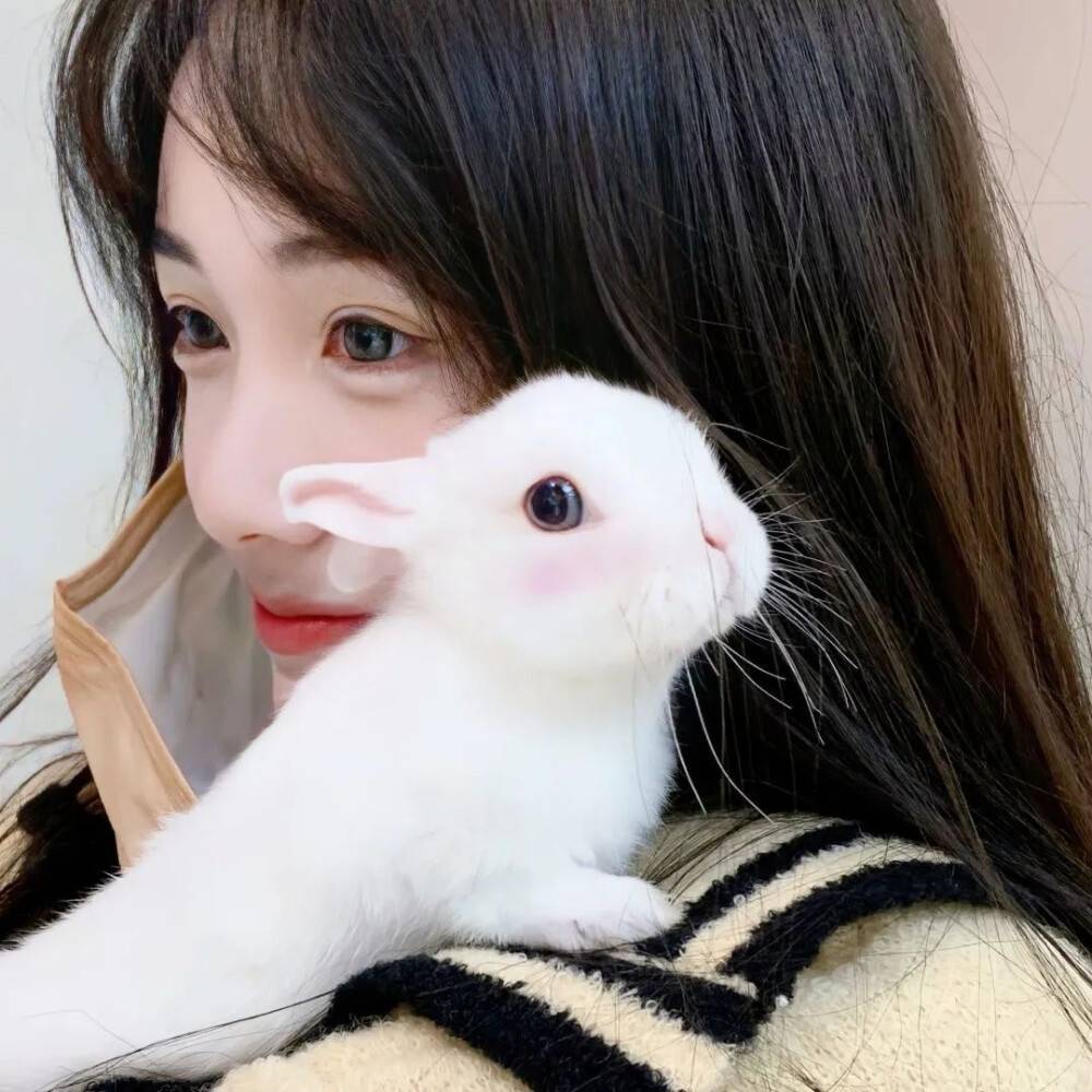 心里藏着小星星，生活才能亮晶晶。 