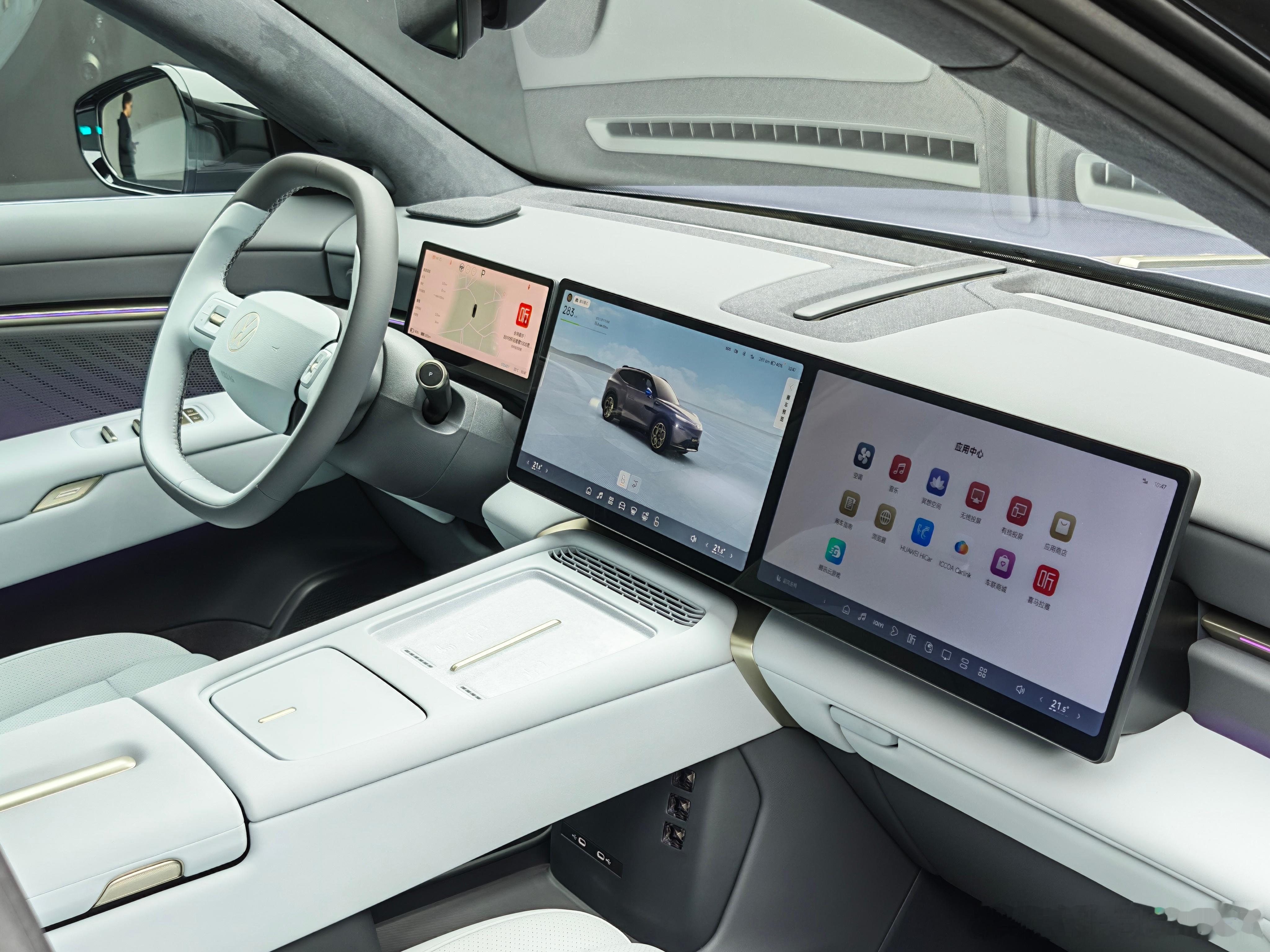 被大众云栖智舱狠狠圈粉了简约、舒适、耐看，与众08这套内饰设计放在近些年大众新品