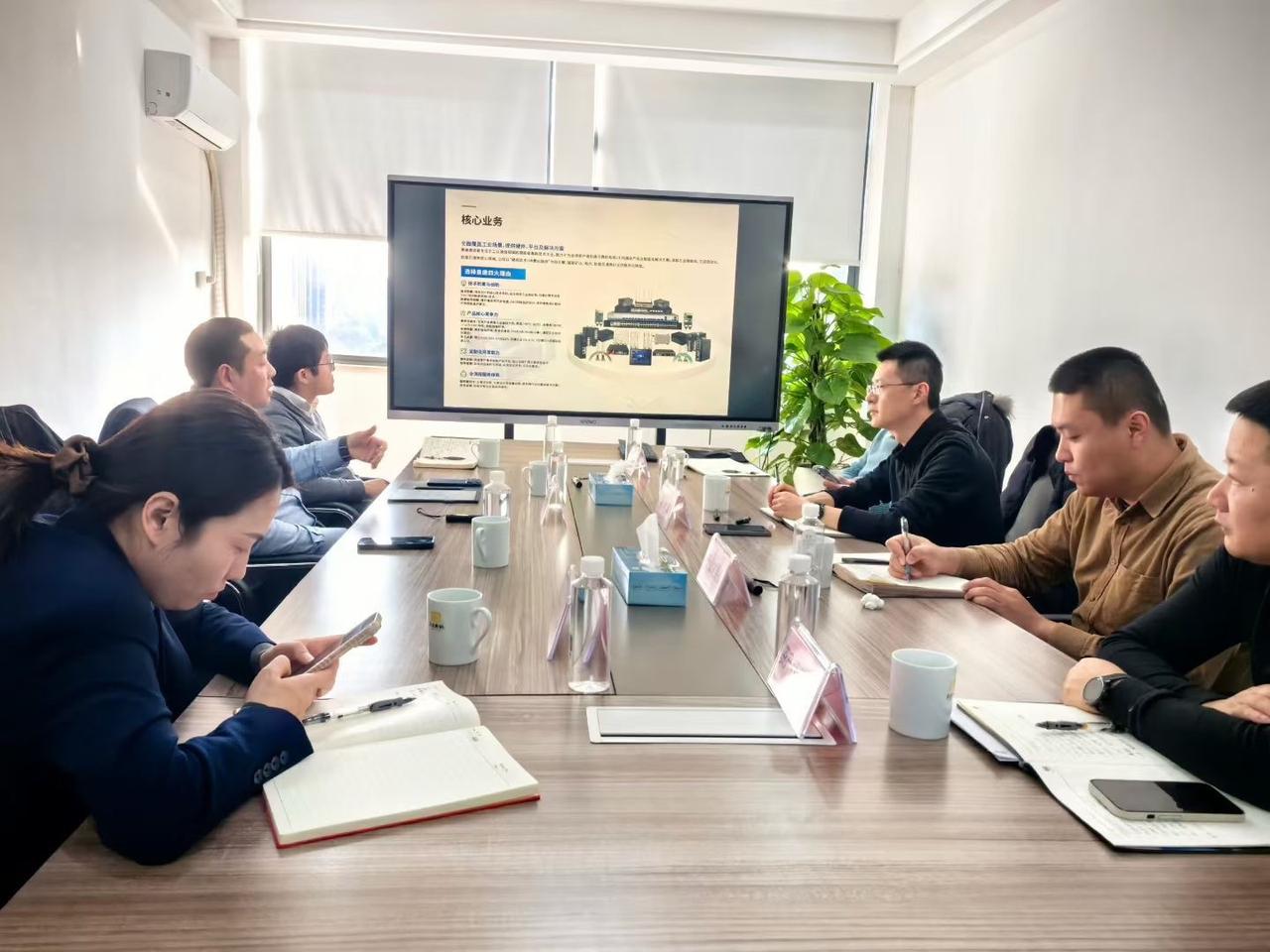 致每一位认真生活的人们 回看历史，展望未来