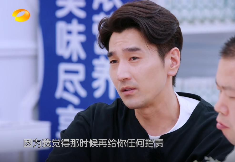 赵又廷真会推卸责任。《中餐厅》办了7季，第一次出现厨房着火。营业结束后，赵又廷语