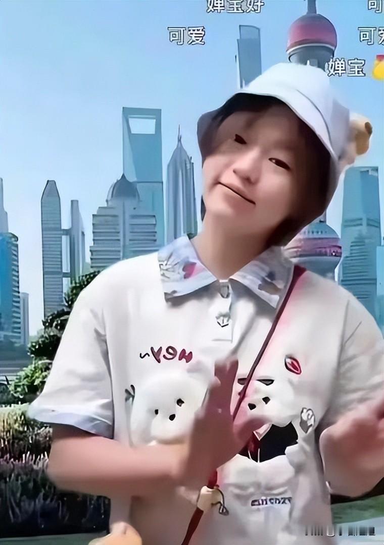 郭晶晶当年没看错人。全红婵这次现身上海，全网的人都欣慰吧？

首先，她终于走出了