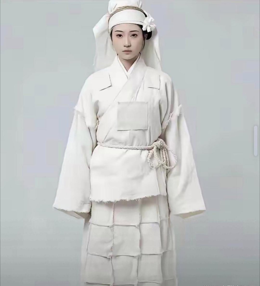 我敢打赌，巴黎世家这套衣服，在中国绝对卖不脱， 