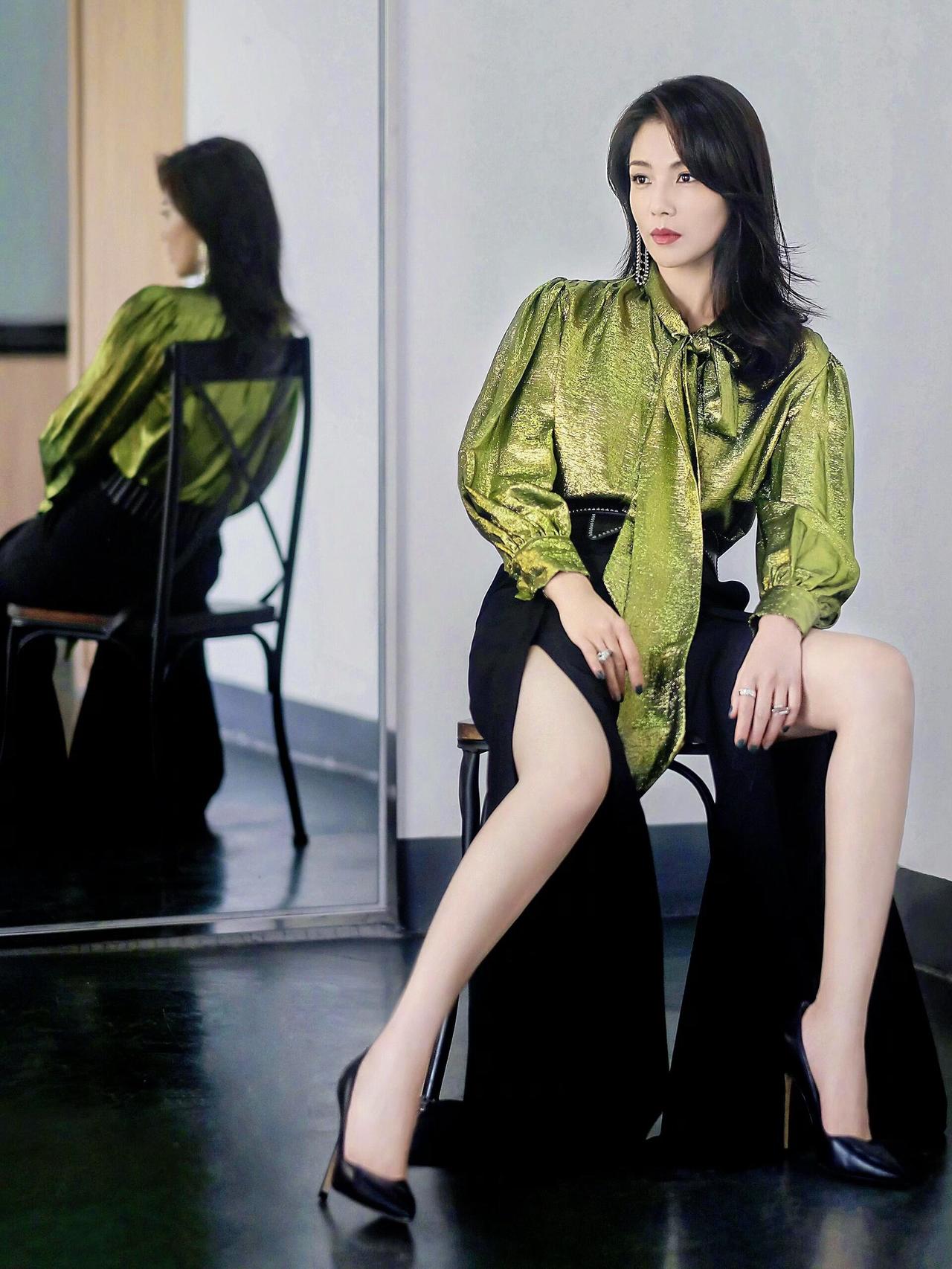 刘涛姐，好知性的坐姿！刘涛 气质高级感 气质比年龄重要 气质氛围感