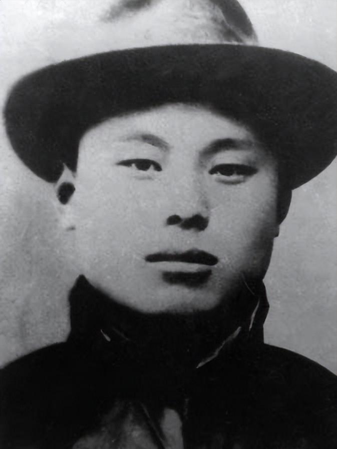鲁伯峻（1895—1927.5.23），原名鲁广德，山东省济南市北园人。山东地方