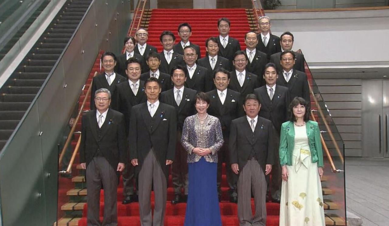 【高市第二次改组内阁正式成立，在野党对涉黑金丑闻议员出任阁僚予以痛批。共产党直接