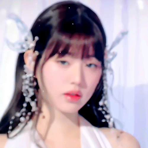 #24小时内的张元英##张元英换装芭比# 连轴转且担任MC还有不同的表演，但依旧