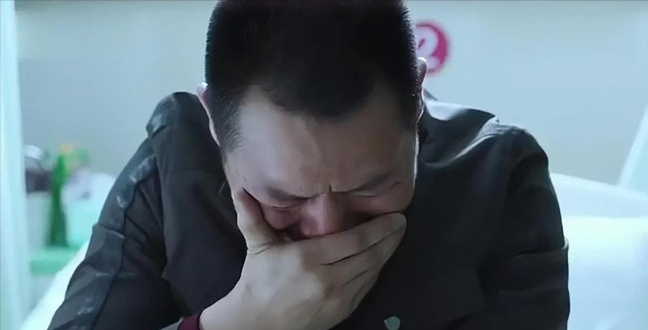 湖南怀化，男子发现养了20年的儿子不是亲生，为报复妻子，他忍辱负重7年，哄妻子假