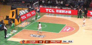 辽宁主帅乌戈真是太高兴了！在今天辽宁主场迎战福建，比赛进行到了第二节还剩2秒结束