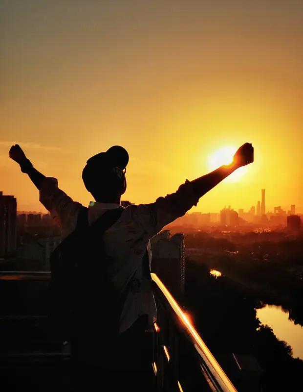 生活就像一场奇妙的旅程，每天都有新的风景和故事。“日日是好日，处处是风景”，保持