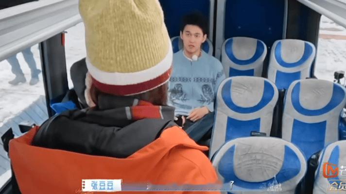 孙丞潇一脸懵孙丞潇表情 谁懂啊！夹在情侣吵架现场的孙丞潇，全程一脸懵圈，表情写满