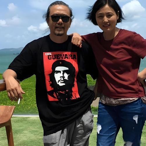 56岁的张延离婚之后近况曝光，这位凭借《粉红女郎》“男人婆”被大众熟知的演员，与