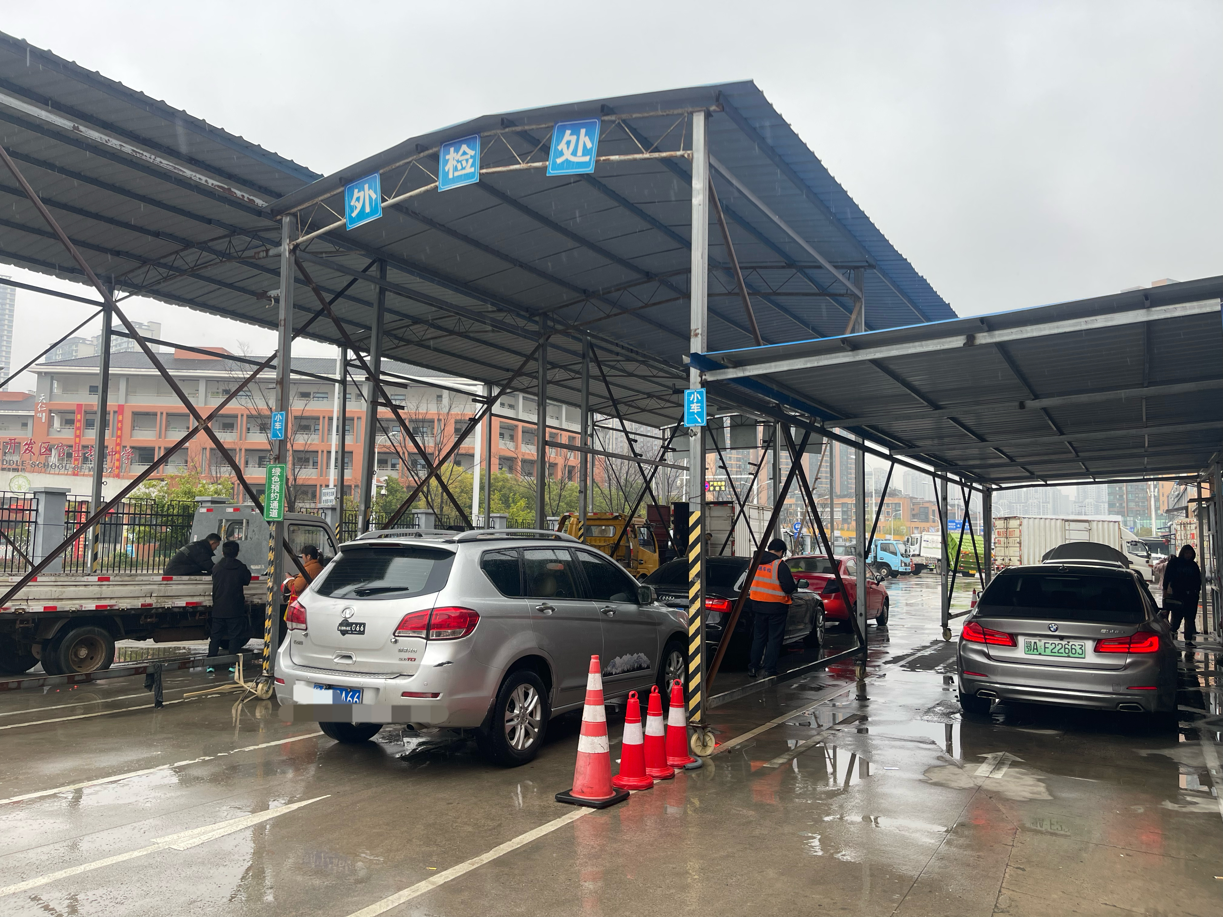 新的一周从审车开始，2012年柴油H6, 搞定！年审可以提前两个月，今天可以审5