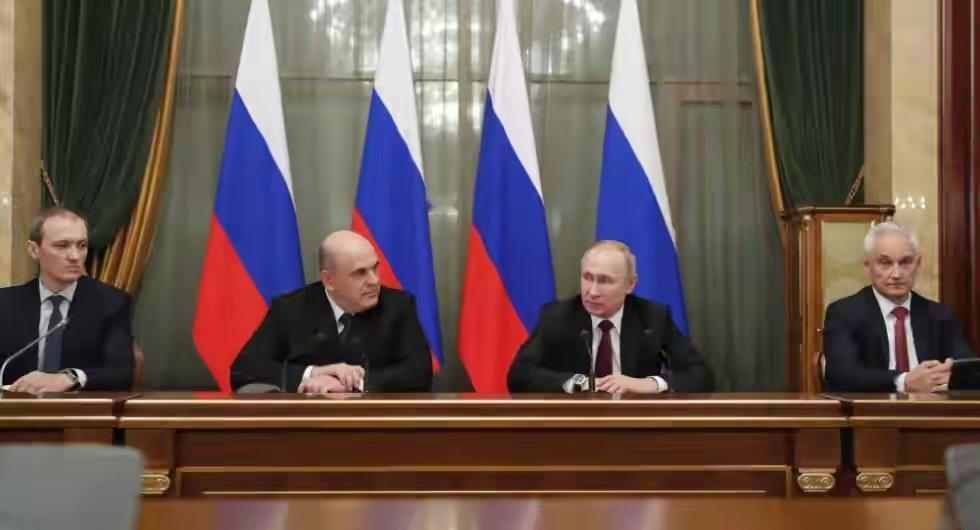 乌军仓促溃逃了？俄方直接送上7字战书，泽连斯基陷入双重绝境